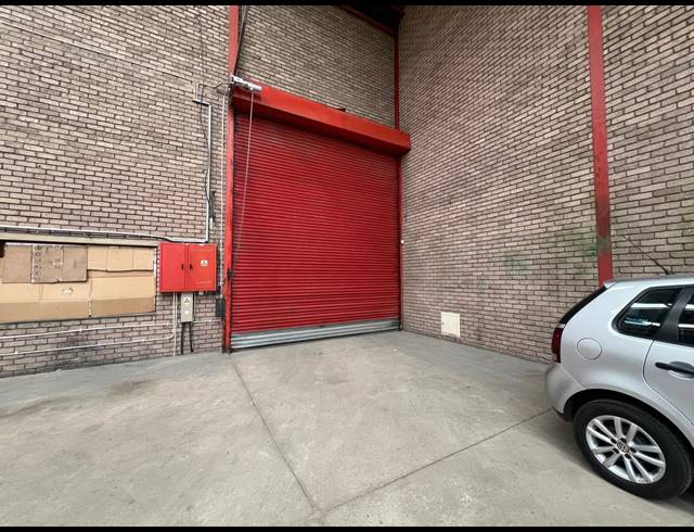 771M² WAREHOUSE TO LET IN STRIJDOMPARK